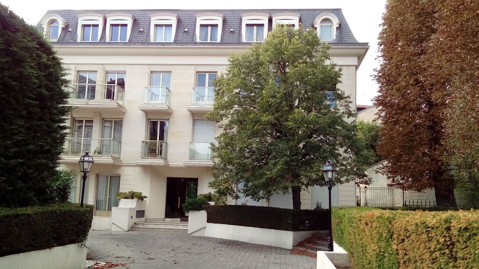 Location  appartement 4 pièces 90.02 m² à Saint-Germain-en-Laye (78100), 2 579 €