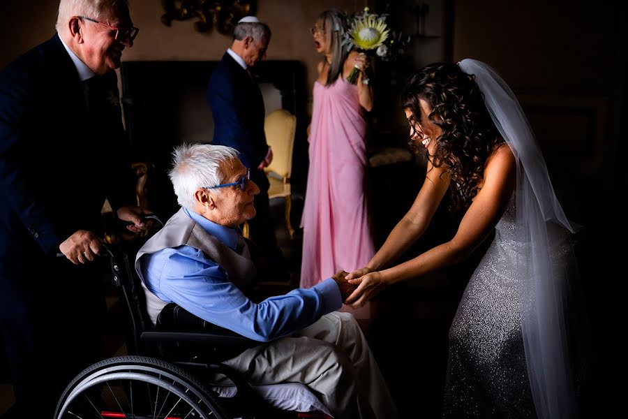 Fotografo di matrimoni Eugenio Luti (luti). Foto del 12 ottobre 2023