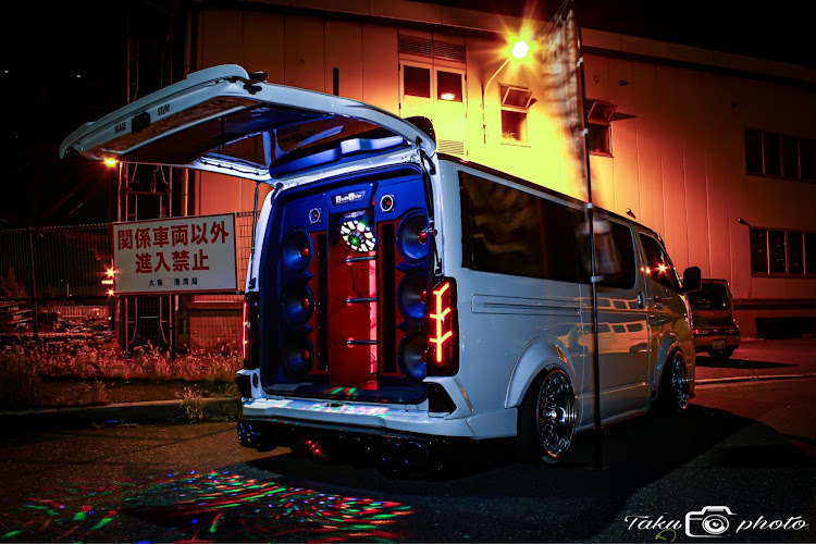 ハイエースバンの愛車のこだわりスピーカーが観てみたい・ハイエースカスタム・S.A.D custom japan・外向きオーディオ・MTX AUDIOに関するカスタム事例の投稿画像1枚目