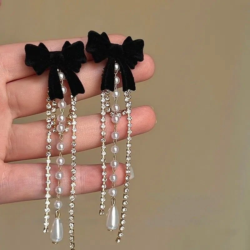 Boucles d'oreilles longues rouges pour femmes