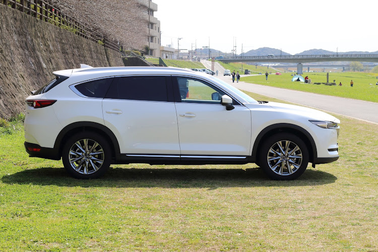 CX-8の自粛生活・stay home・CX-8・DIY・スパッタゴールドに関するカスタム事例の投稿画像1枚目