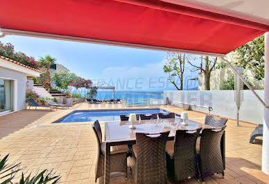 Villa with pool and terrace 5