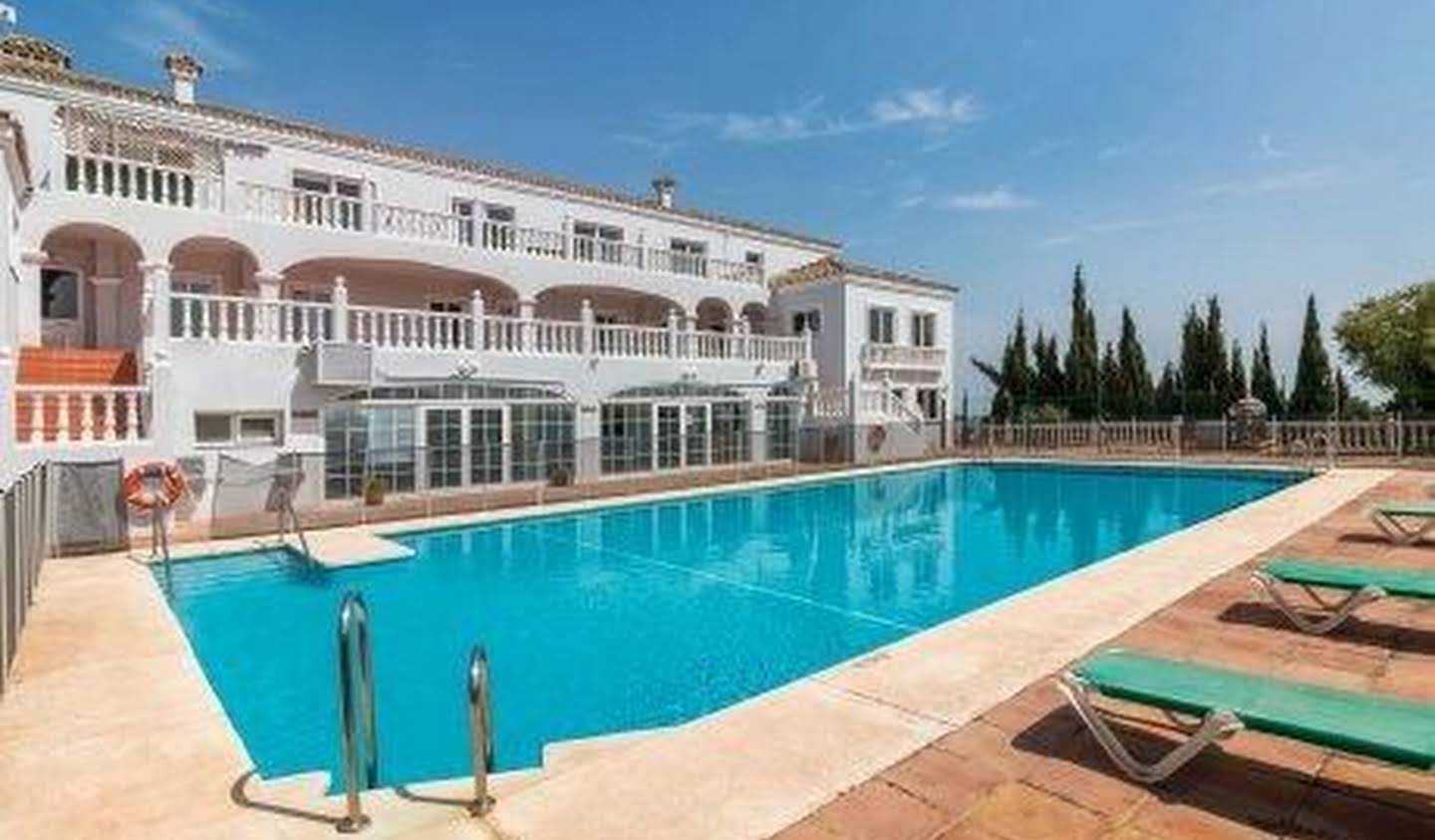 Property with pool San Roque