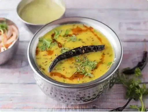 Dal Tadka With Papad