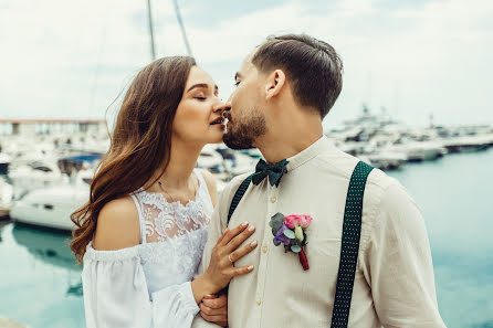 Fotógrafo de casamento Mila Tikhaya (milatihaya). Foto de 6 de agosto 2017