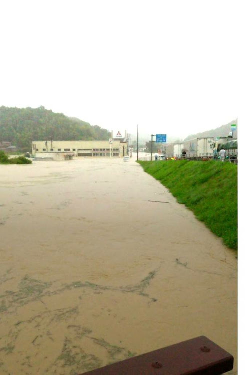 ステップワゴンの豪雨災害・カーチューン仲間に関するカスタム事例の投稿画像4枚目