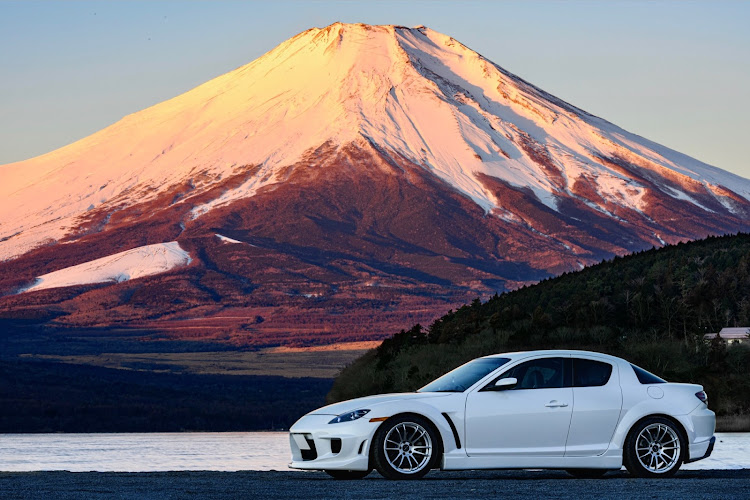 RX-8のRX-8・富士山と愛車・いつもいいねありがとうございます😊に関するカスタム事例の投稿画像2枚目