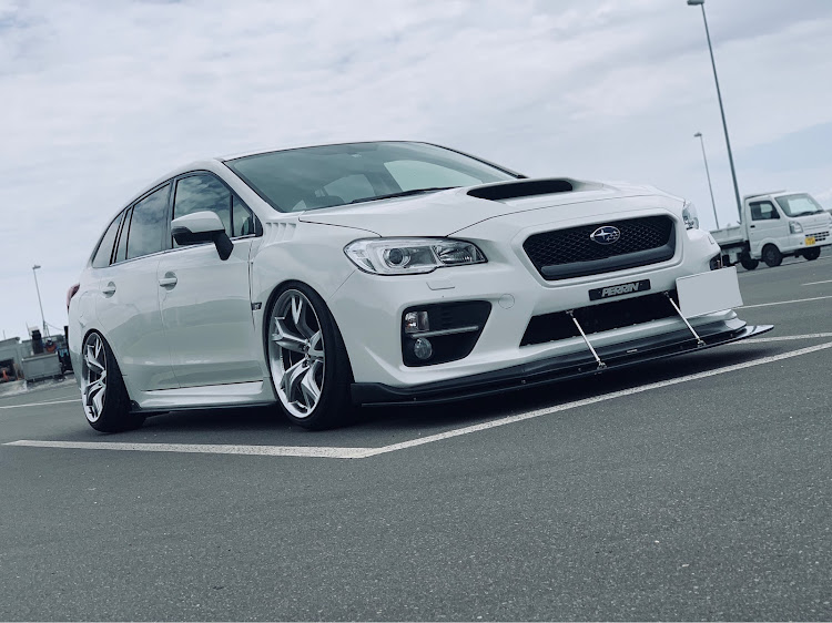 レヴォーグのZ34純正ホイール・10j通し・ホイール交換に関するカスタム事例の投稿画像1枚目