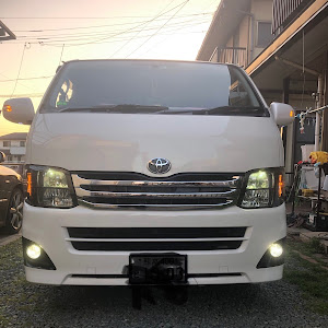 ハイエースバン TRH200V