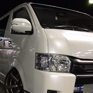 ハイエースバン TRH200K