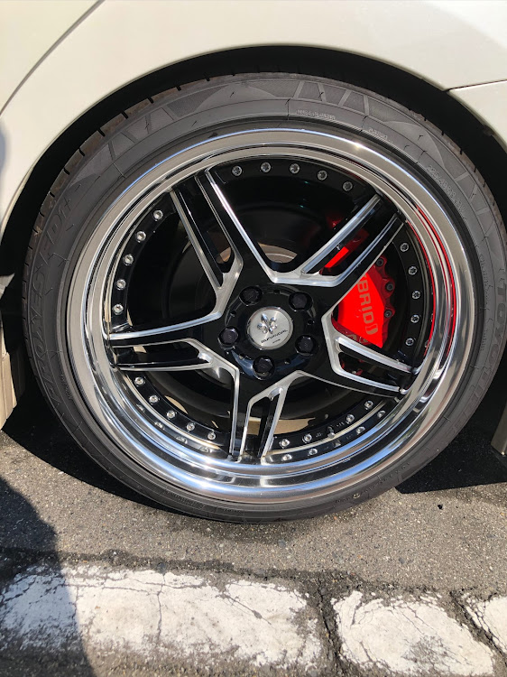 プリウスαの洗車的水遊び・改湧完・8月もよろしくお願いします・チョ！！バッタ！！・低くそうにも見えない低くない車に関するカスタム事例の投稿画像10枚目