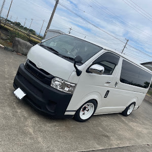 ハイエースバン TRH200V