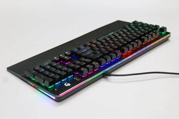 7.  Bàn phím Fuhlen SUBVERTER RGB 