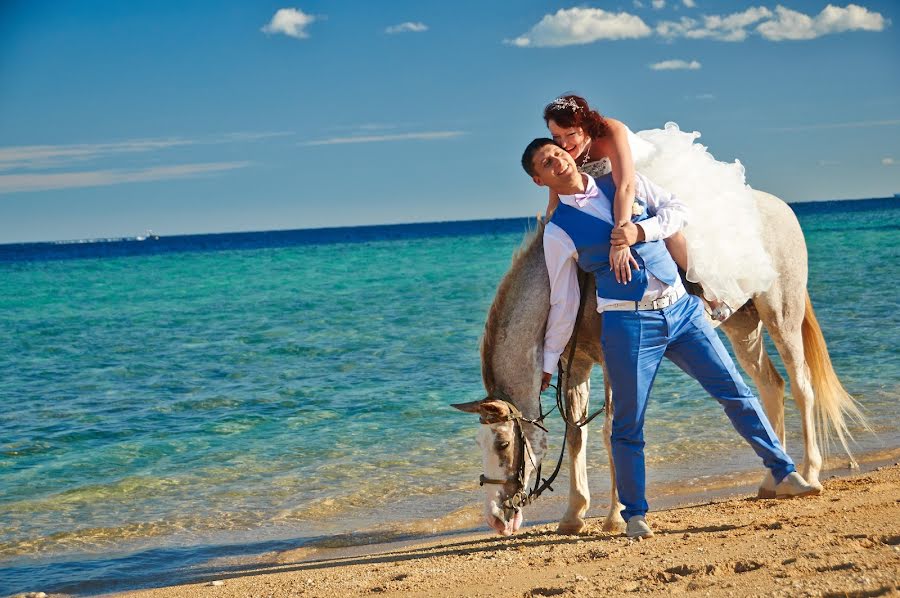 Photographe de mariage Yuliya Karrara (yuliyacarrara). Photo du 25 février 2015