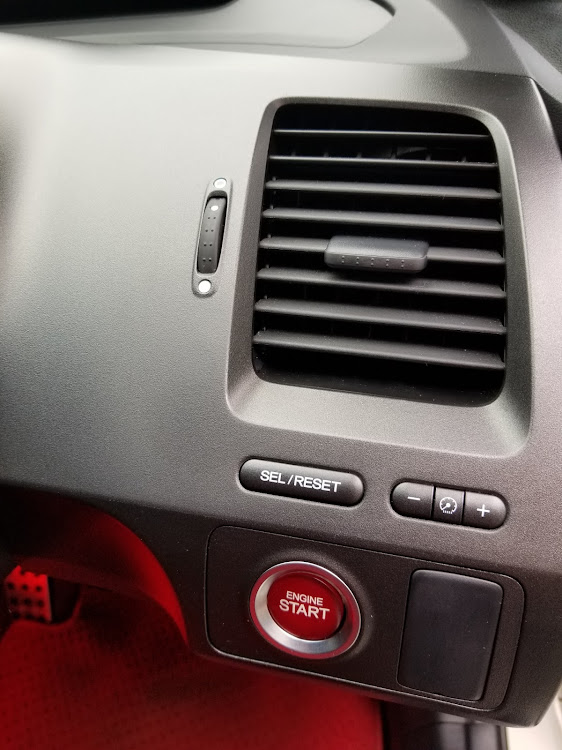 トータルリペア TEN-EIGHTYさんが投稿したFD2・ダッシュボード塗装に関するカスタム事例の投稿画像2枚目