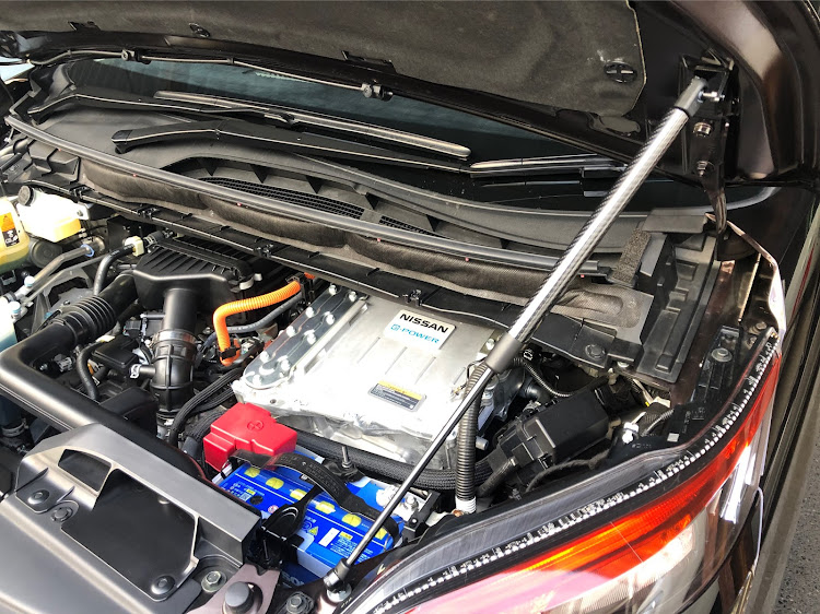 セレナのAUTECHマフラー・千里浜なぎさドライブウェイ・e-power・富山オフ会・高知に関するカスタム事例の投稿画像8枚目