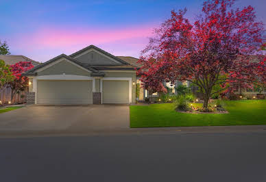 House with pool and garden 1