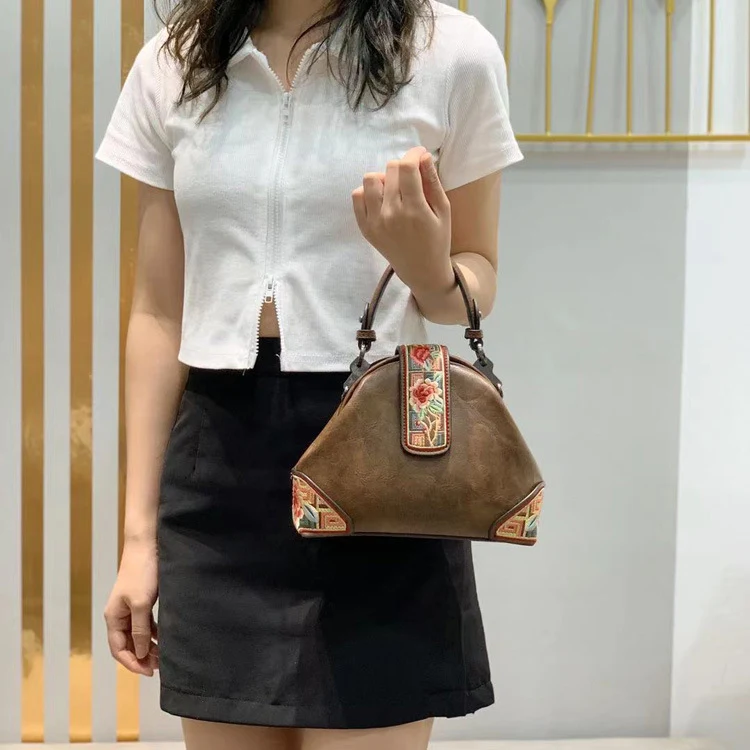 Retro Chinese Style Embroidery Cheongsam Portable Messenger Shoulder Bag, a stylish and functional bag for women, perfec