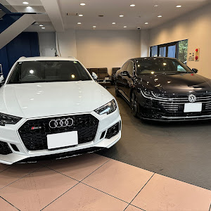 RS4 アバント B9