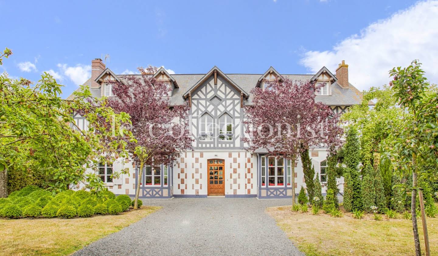 House with pool Deauville