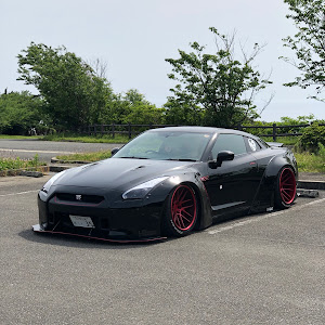 NISSAN GT-R