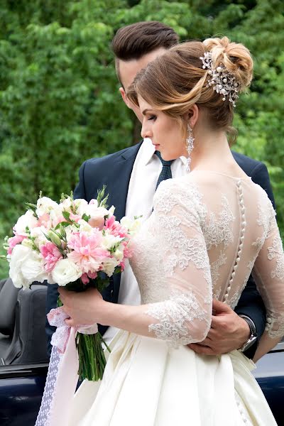 Fotografo di matrimoni Tatyana Bazhurya (bajuryatania). Foto del 9 gennaio 2017