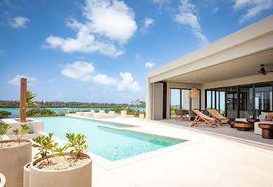 Villa avec piscine en bord de mer 3