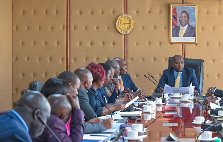 Transport CS Kipchumba Murkomen in a meeting with leaders from Kisii and Nyamira counties, January 18, 2023