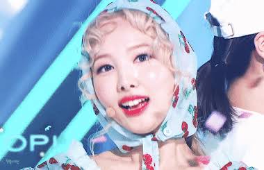 Netizens Shocked After Realizing TWICE Nayeon's Outfit For POP Was Made  From A Designer Towel - Koreaboo