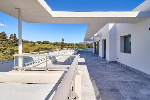 Apartment with terrace and pool 2