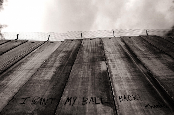 Palestina: I want my ball back. Thanks di sereleuthero