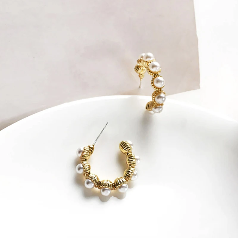 Brincos de botão de pérola barroca com zircônia dupla irregular, design coreano, sofisticação e charme.