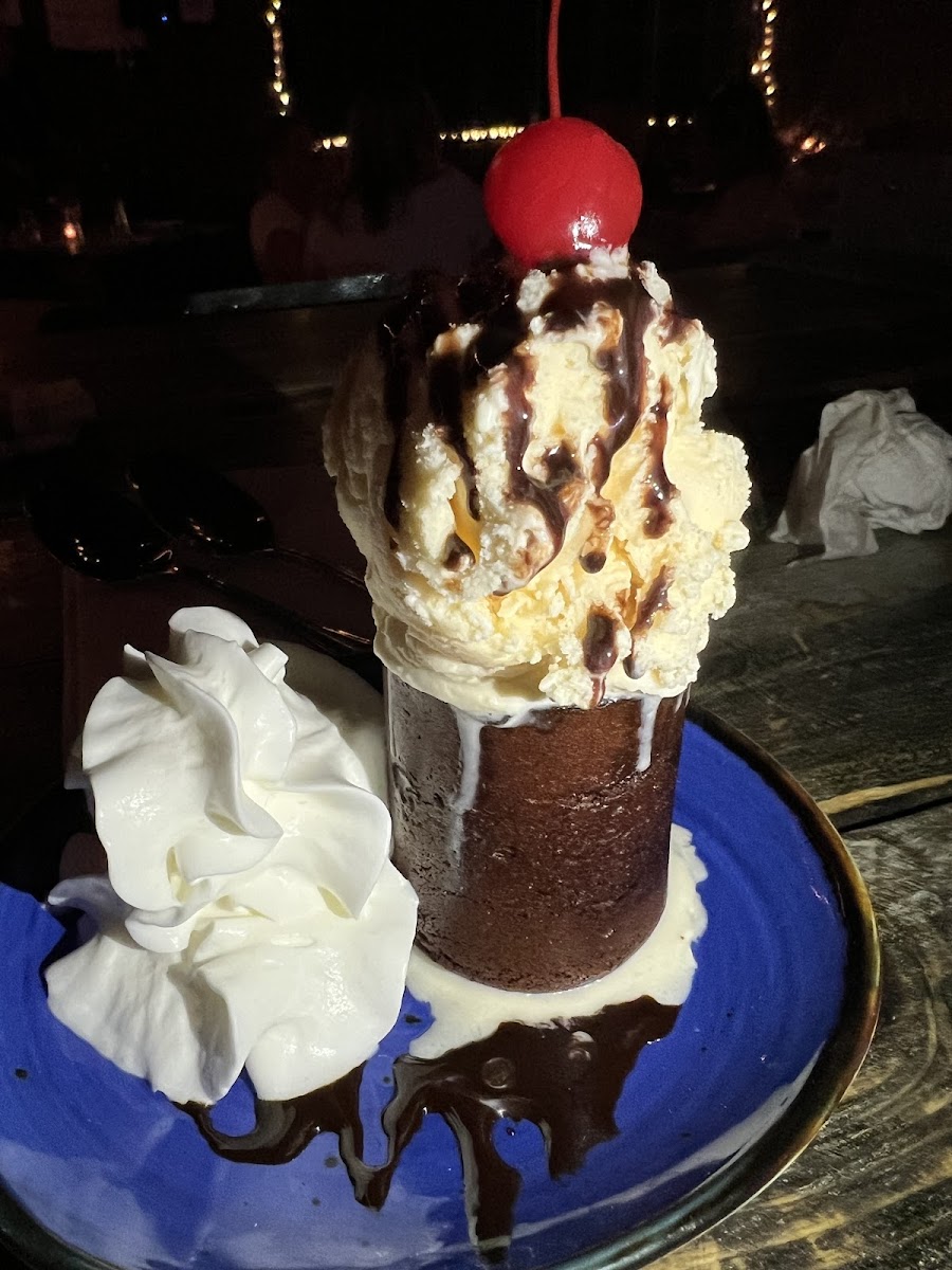 Double chocolate cookie shot with ice cream