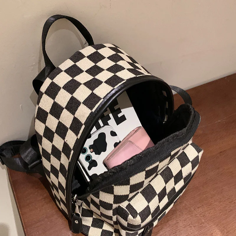 Checkerboard Shoulders