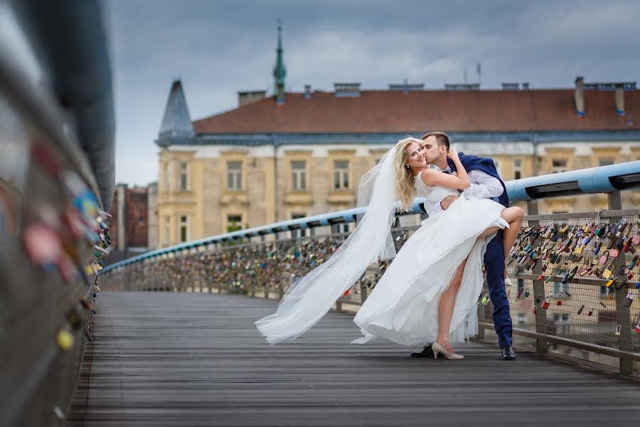 Photographe de mariage Michał Wiśniewski (michalwisniewski). Photo du 30 mars 2016