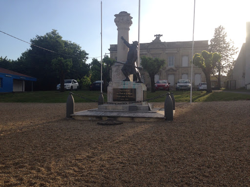 Monument aux morts pont de la Maye