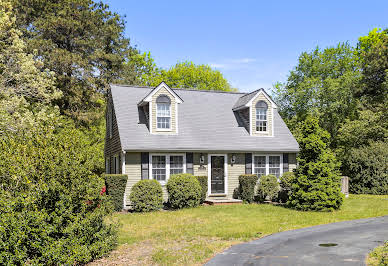 House with garden 2