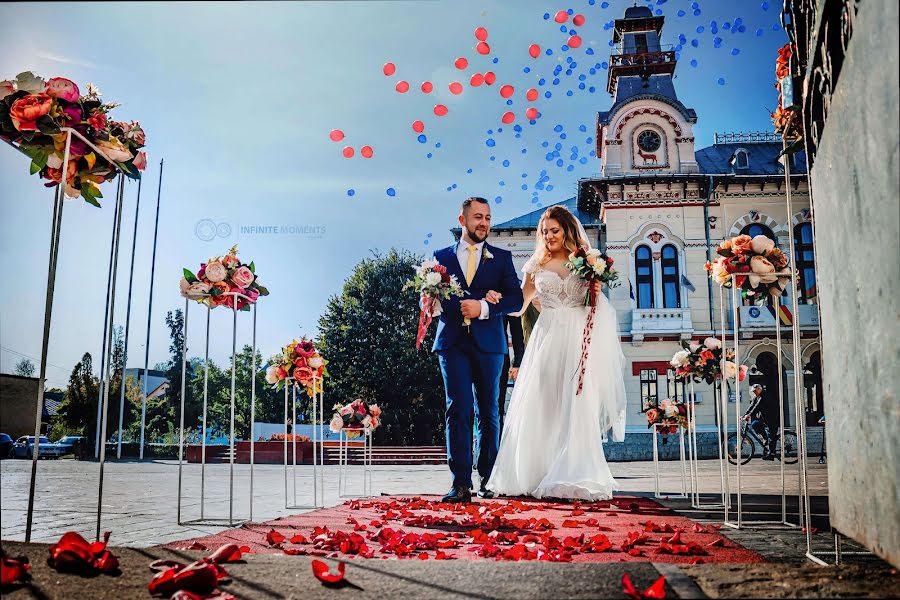 Fotografo di matrimoni Vaduva Adelin-Ionut (infinitemoments). Foto del 17 maggio 2022