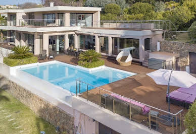 Villa avec piscine et terrasse 8