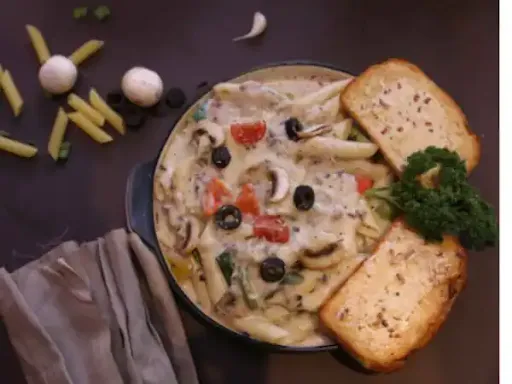 Penne In Creamy Mushroom - Veg