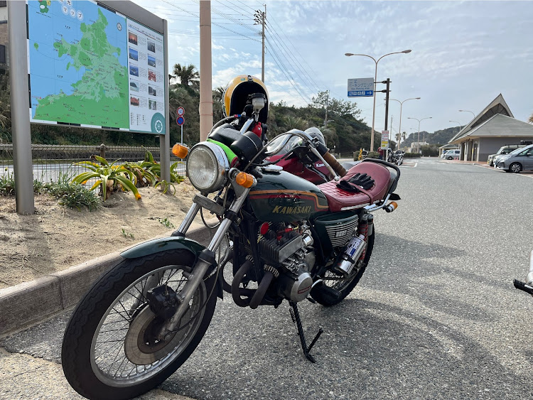 佐賀クロさんが投稿した二丈パーキングエリア・ZZR1100D・GT380・KH400に関するカスタム事例の投稿画像4枚目