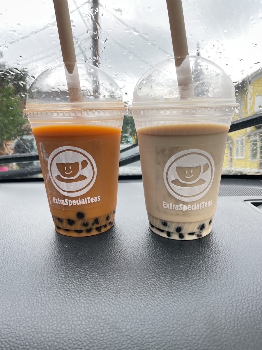 Thai bubble tea and lavender bubble tea