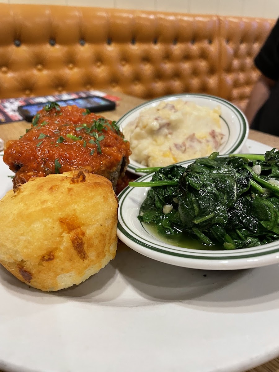 Meatloaf, cheddar mash, and spinach with gf jalapeño corn muffin!