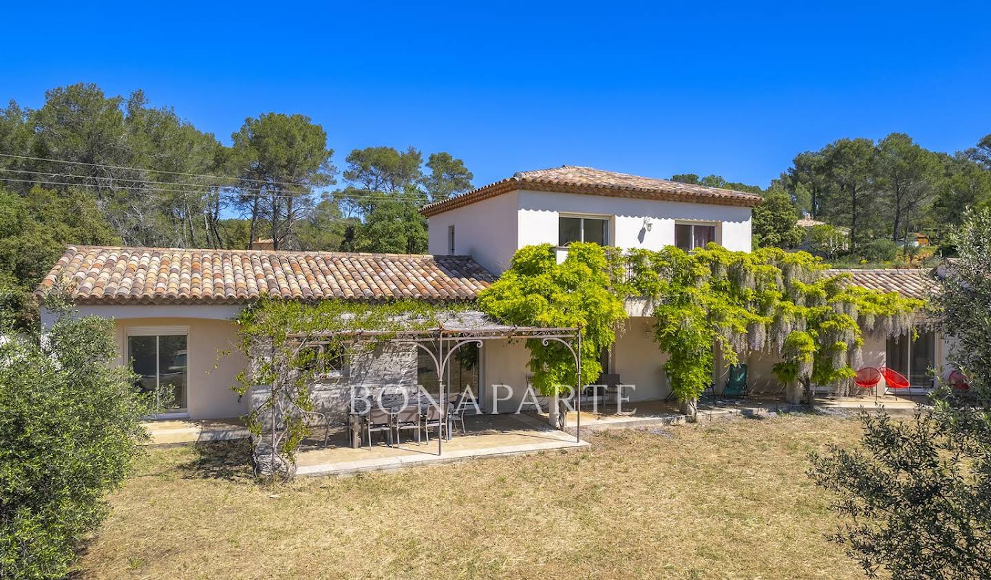 House with pool and terrace Lorgues