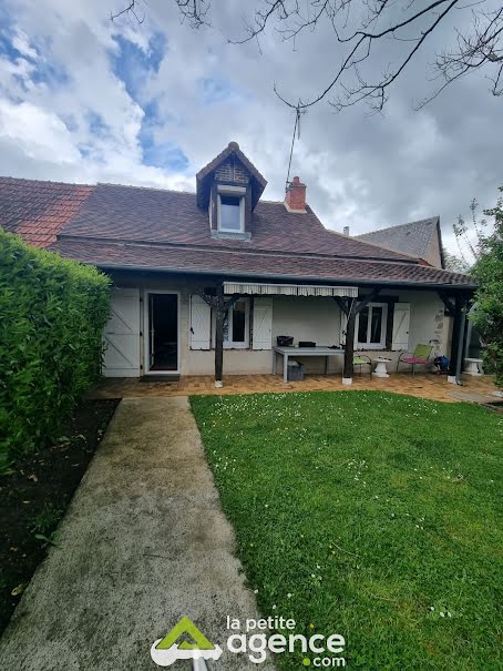 Vente maison 2 pièces 58 m² à Saint-Germain-des-Bois (18340), 77 000 €