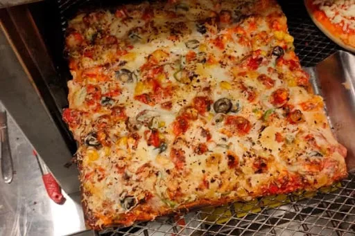 Hot Baahubali Pizza [10 Inches]