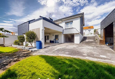 House with garden and terrace 1