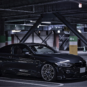 M4 クーペ F82