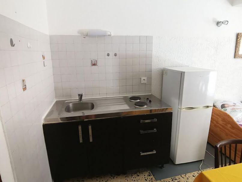 Location  appartement 2 pièces 22 m² à Beaucaire (30300), 390 €