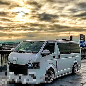 ハイエースバン TRH200V